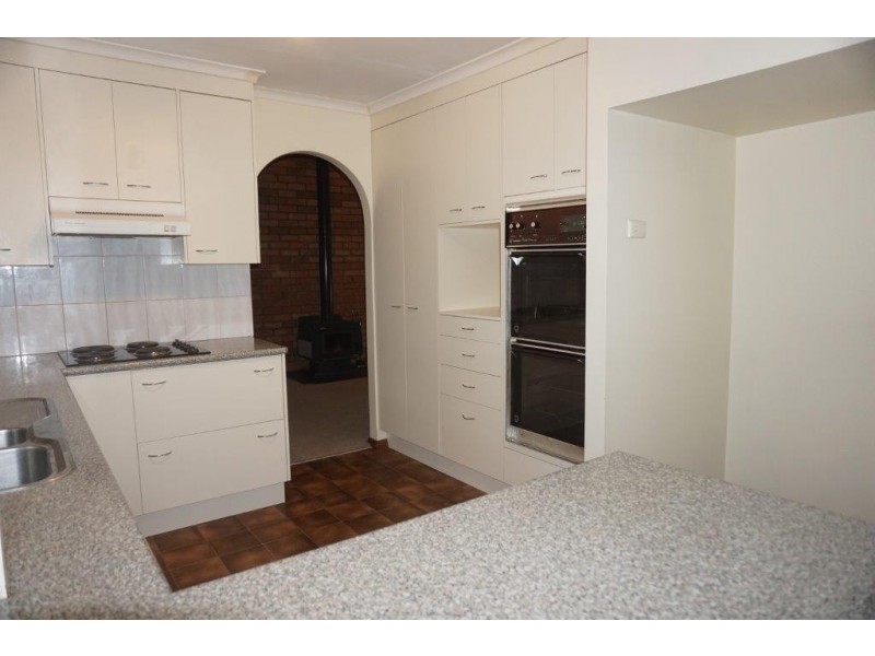 14 Jeannette Avenue, Springwood QLD 4127