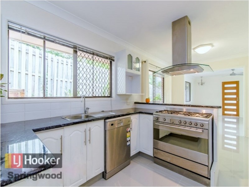 9 Juanita Grove, Springwood QLD 4127