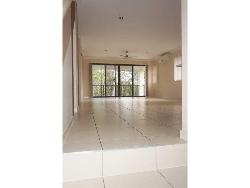 1 Yarraman Chase, Waterford QLD 4133