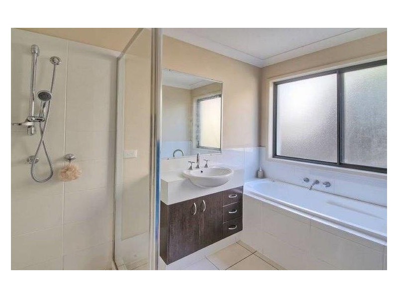 1 Yarraman Chase, Waterford QLD 4133