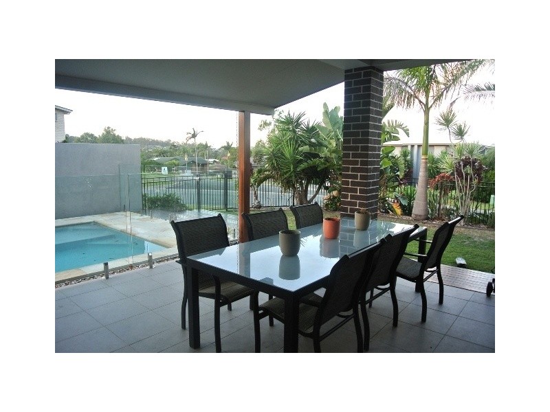 22 Long Island Drive, Windaroo QLD 4207