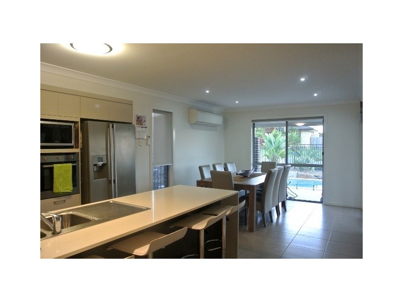 22 Long Island Drive, Windaroo QLD 4207