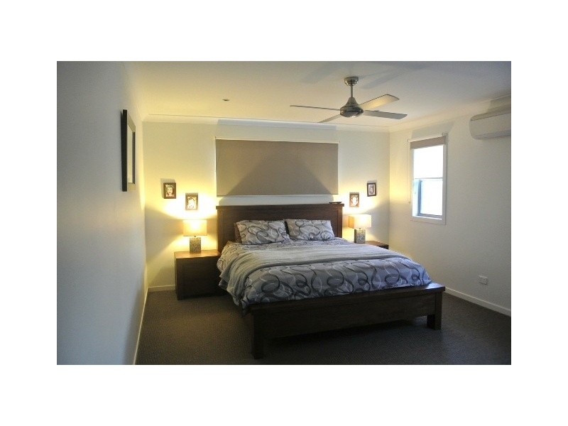 22 Long Island Drive, Windaroo QLD 4207
