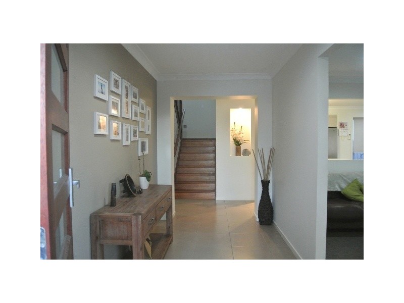 22 Long Island Drive, Windaroo QLD 4207