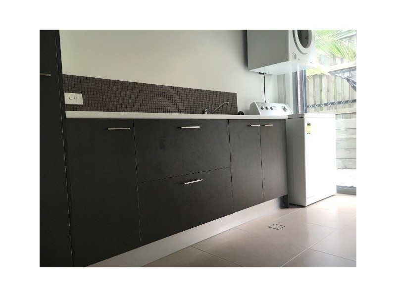 22 Long Island Drive, Windaroo QLD 4207