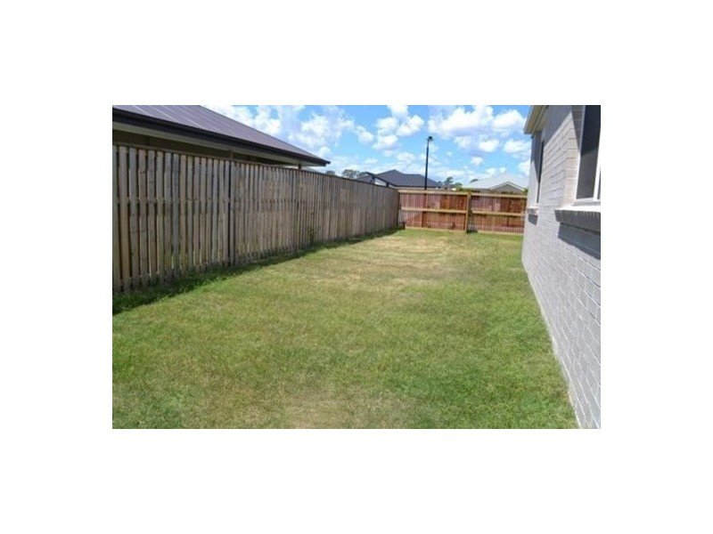 11 Undarra Street, Pimpama QLD 4209