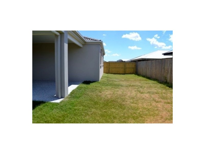 11 Undarra Street, Pimpama QLD 4209