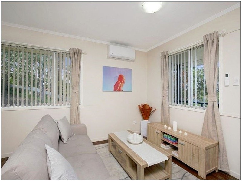 6 Perth Street, Kingston QLD 4114