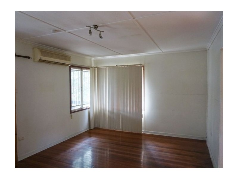 12 Arthur Street, Woodridge QLD 4114