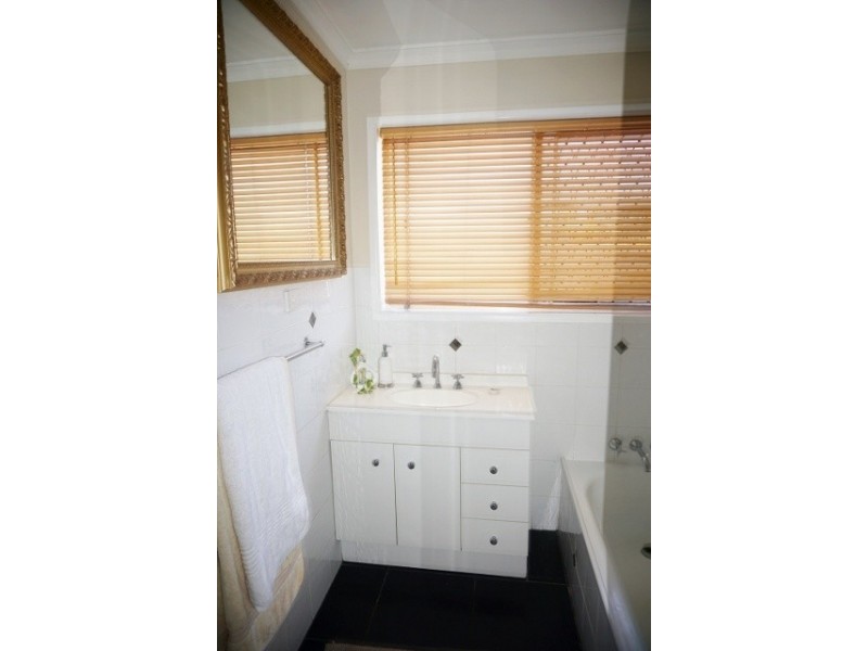 10 Westgate Avenue, Springwood QLD 4127