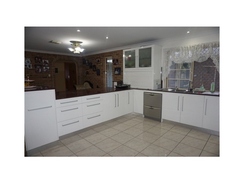 69 Dennis Road, Springwood QLD 4127