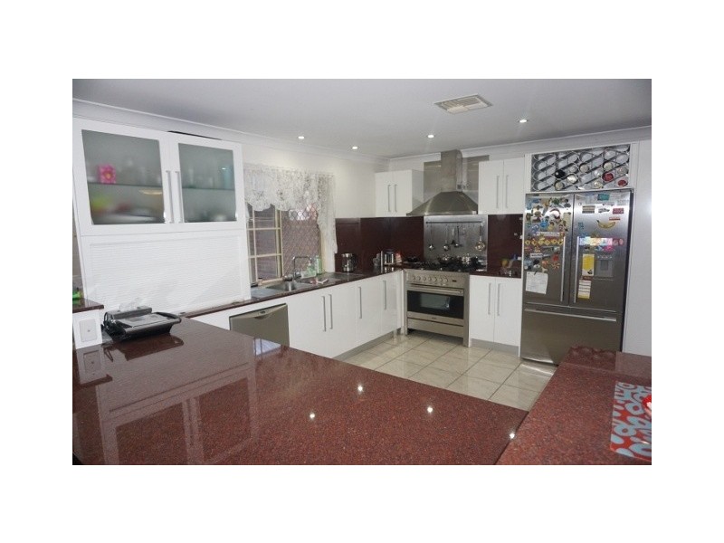 69 Dennis Road, Springwood QLD 4127