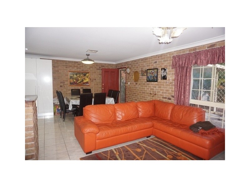 69 Dennis Road, Springwood QLD 4127