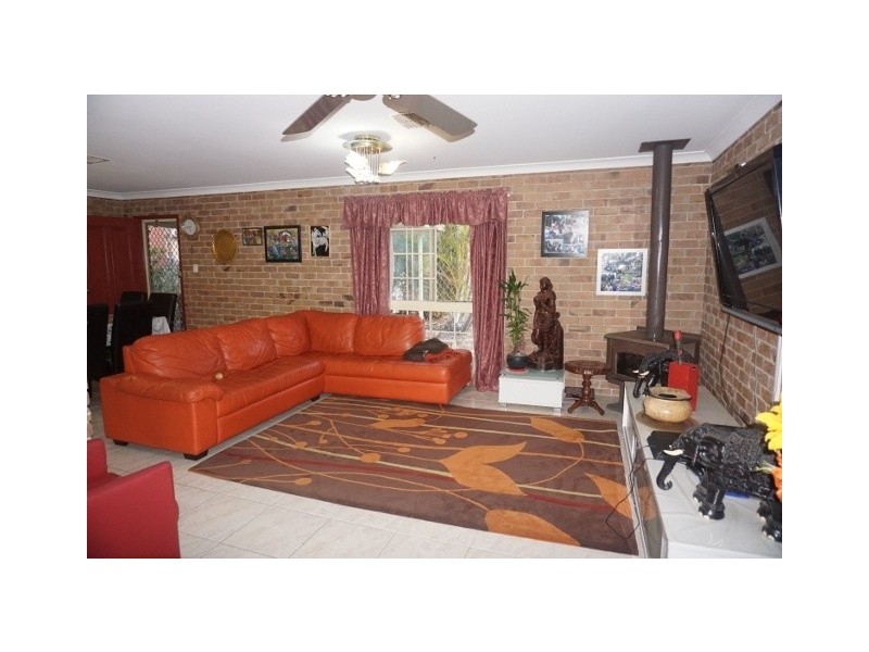 69 Dennis Road, Springwood QLD 4127