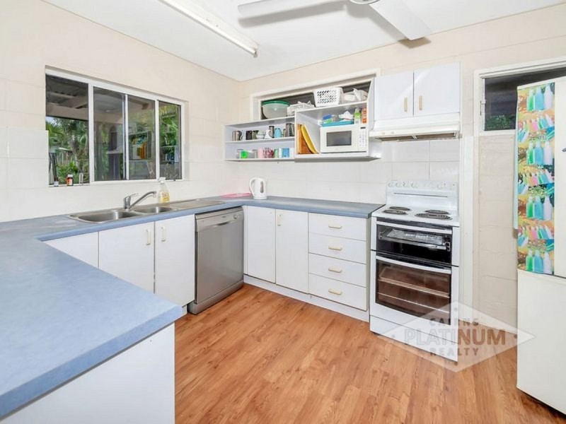 7 Queensborough Close, Trinity Park QLD 4879