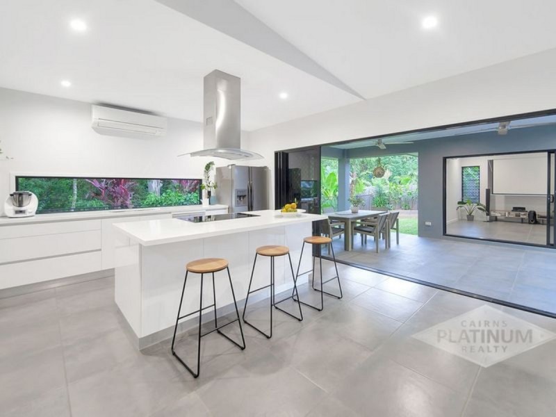 13 Megalong Close, Smithfield QLD 4878