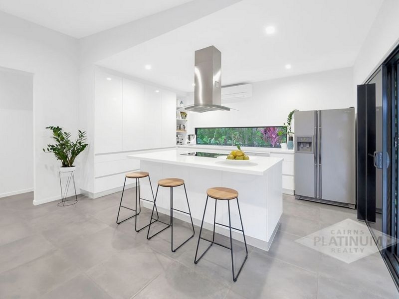 13 Megalong Close, Smithfield QLD 4878