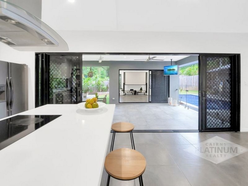 13 Megalong Close, Smithfield QLD 4878
