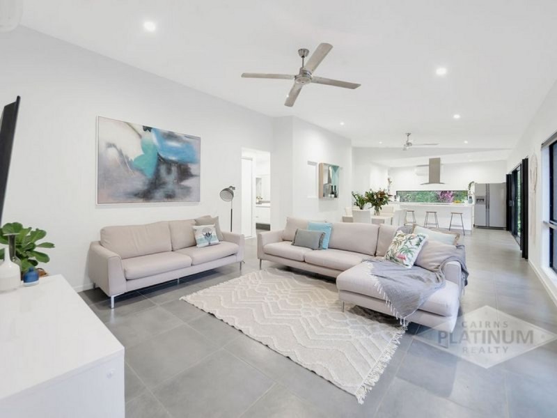 13 Megalong Close, Smithfield QLD 4878