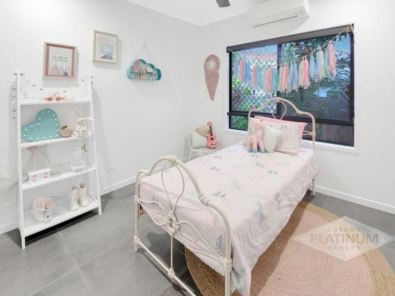 13 Megalong Close, Smithfield QLD 4878