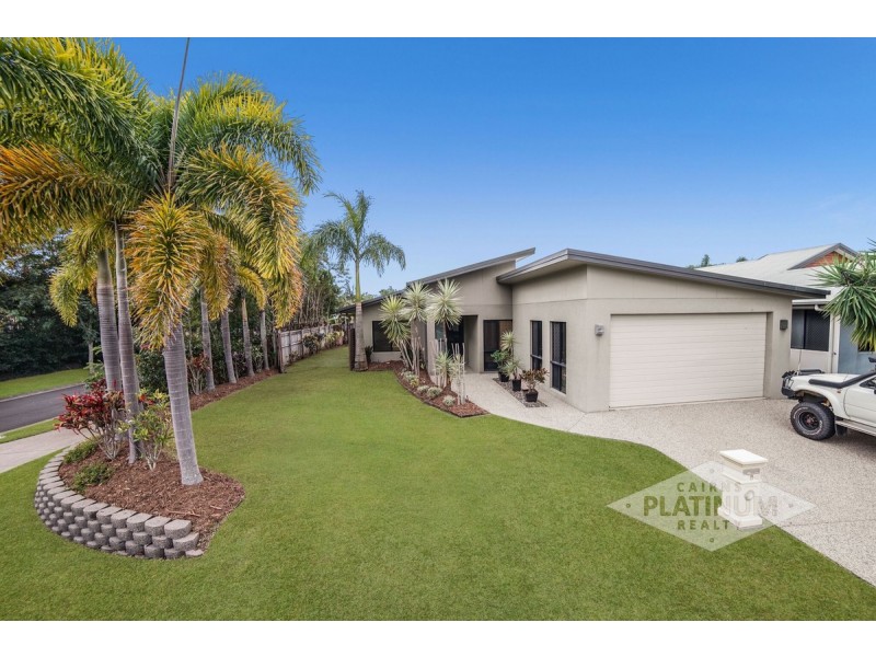 8 Montalbion Avenue, Trinity Park QLD 4879