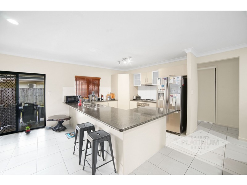8 Montalbion Avenue, Trinity Park QLD 4879