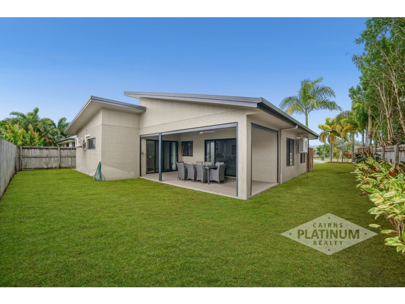 8 Montalbion Avenue, Trinity Park QLD 4879