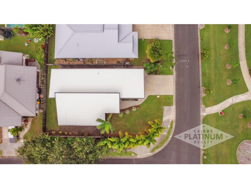 8 Montalbion Avenue, Trinity Park QLD 4879