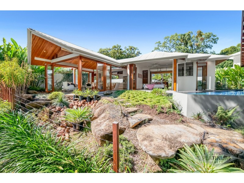 37 Freshwater Avenue, Palm Cove QLD 4879