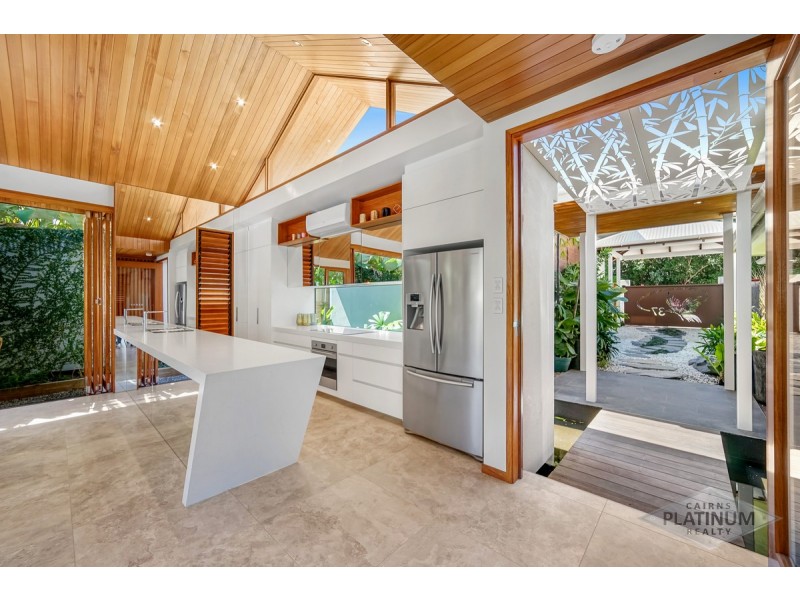 37 Freshwater Avenue, Palm Cove QLD 4879