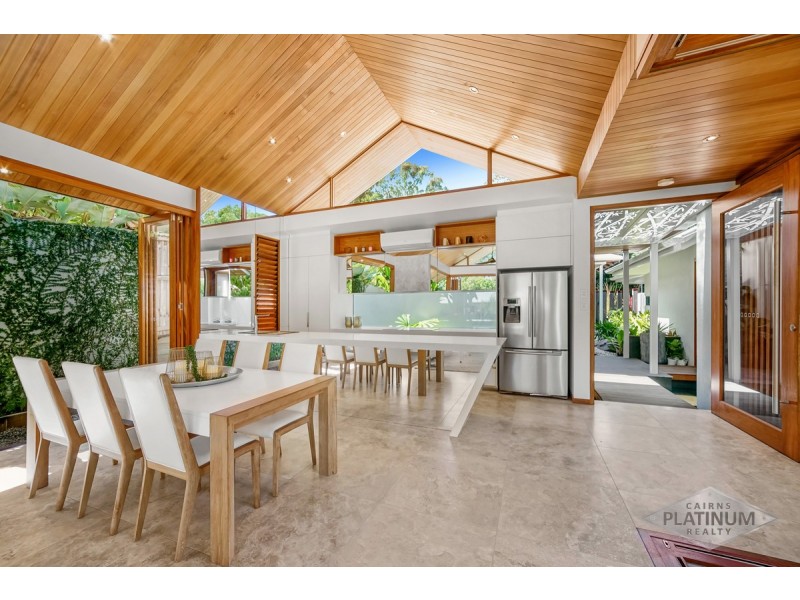 37 Freshwater Avenue, Palm Cove QLD 4879