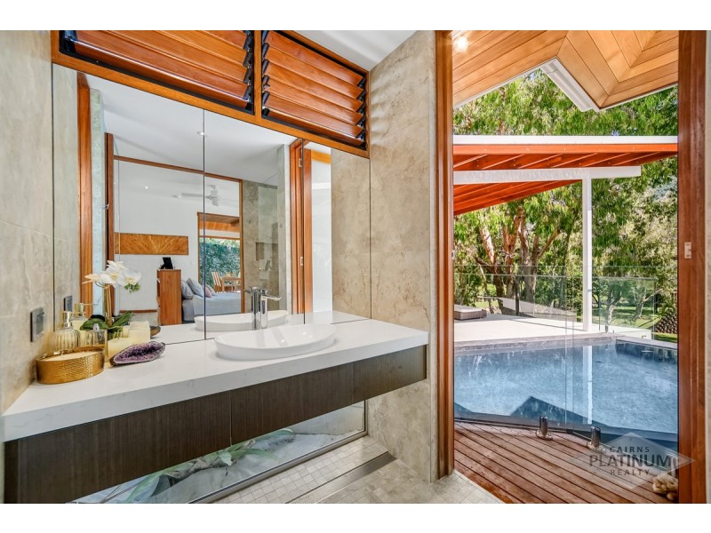 37 Freshwater Avenue, Palm Cove QLD 4879