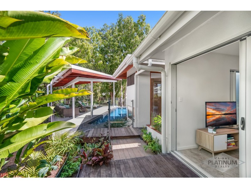 37 Freshwater Avenue, Palm Cove QLD 4879