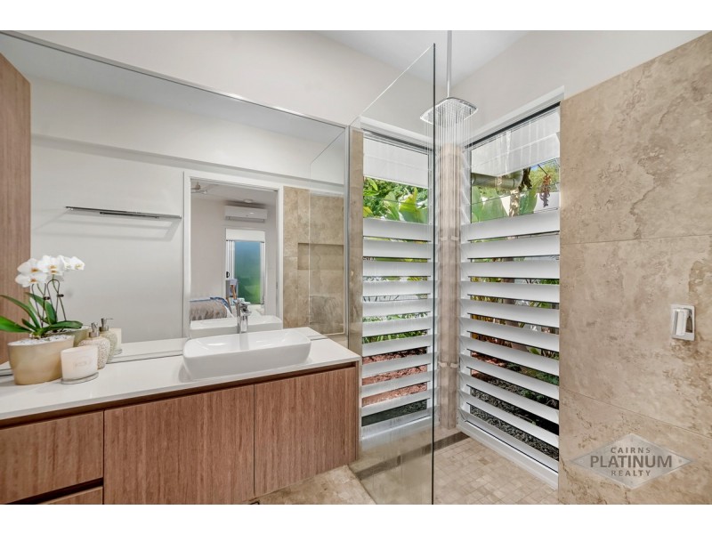37 Freshwater Avenue, Palm Cove QLD 4879