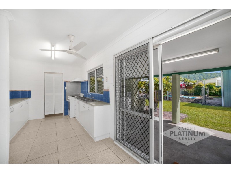 5 Periwinkle Avenue, Trinity Beach QLD 4879