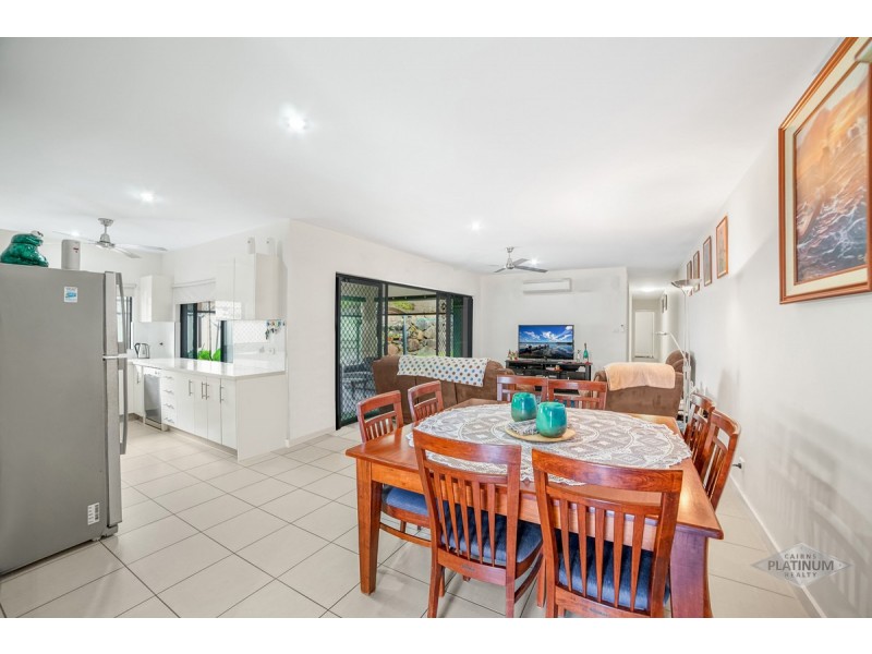 1/1 Savaii Close, Palm Cove QLD 4879