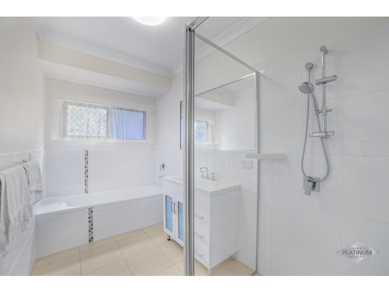 1/1 Savaii Close, Palm Cove QLD 4879