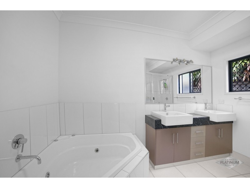 13 Bowline Close, Trinity Beach QLD 4879