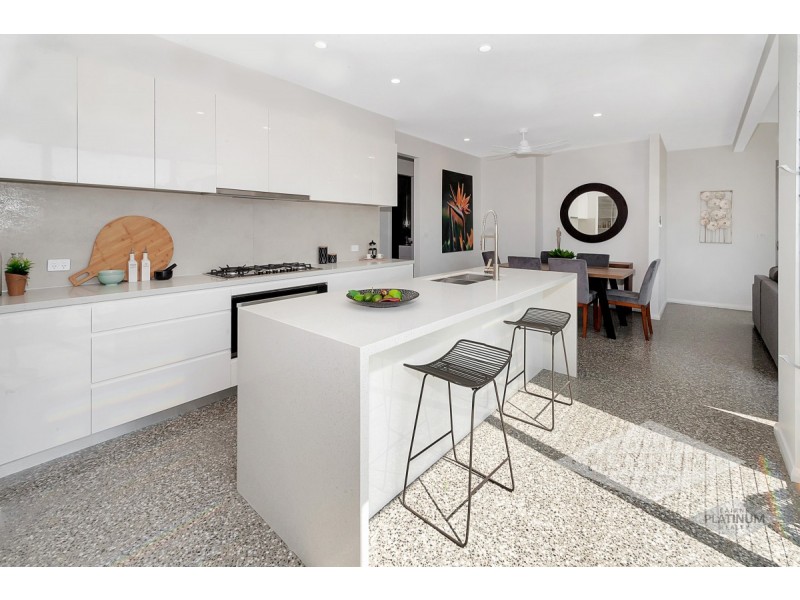 17 Master Circuit, Trinity Beach QLD 4879