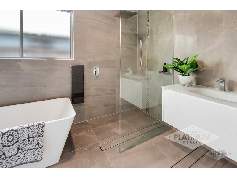 17 Master Circuit, Trinity Beach QLD 4879