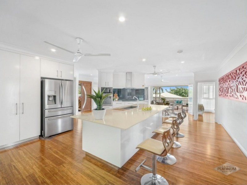 1 Rosemont Court, Mooroobool QLD 4870