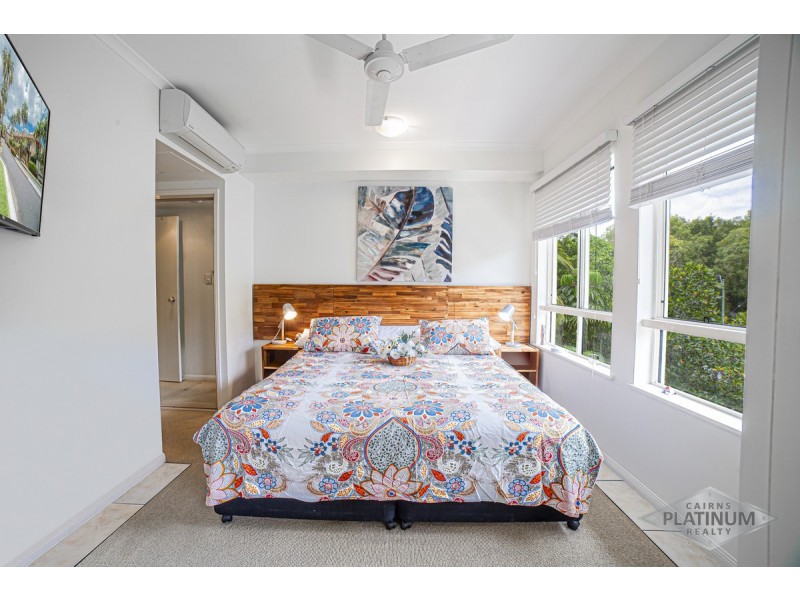 1018/2-10 Greenslopes Street, Cairns North QLD 4870