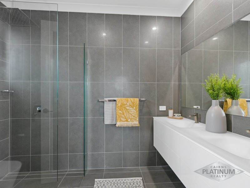 5 Master Circuit, Trinity Beach QLD 4879