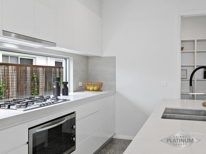 5 Master Circuit, Trinity Beach QLD 4879