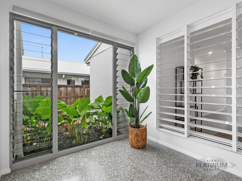 5 Master Circuit, Trinity Beach QLD 4879