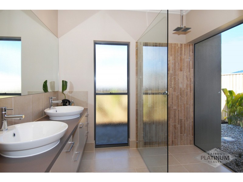 20 Port Close, Trinity Beach QLD 4879
