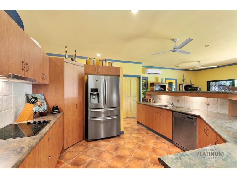 5 Barrier Close, Clifton Beach QLD 4879