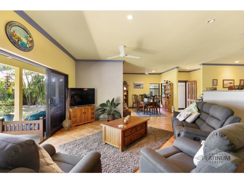 5 Barrier Close, Clifton Beach QLD 4879