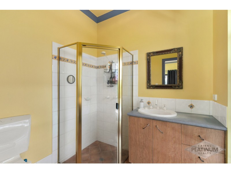 5 Barrier Close, Clifton Beach QLD 4879