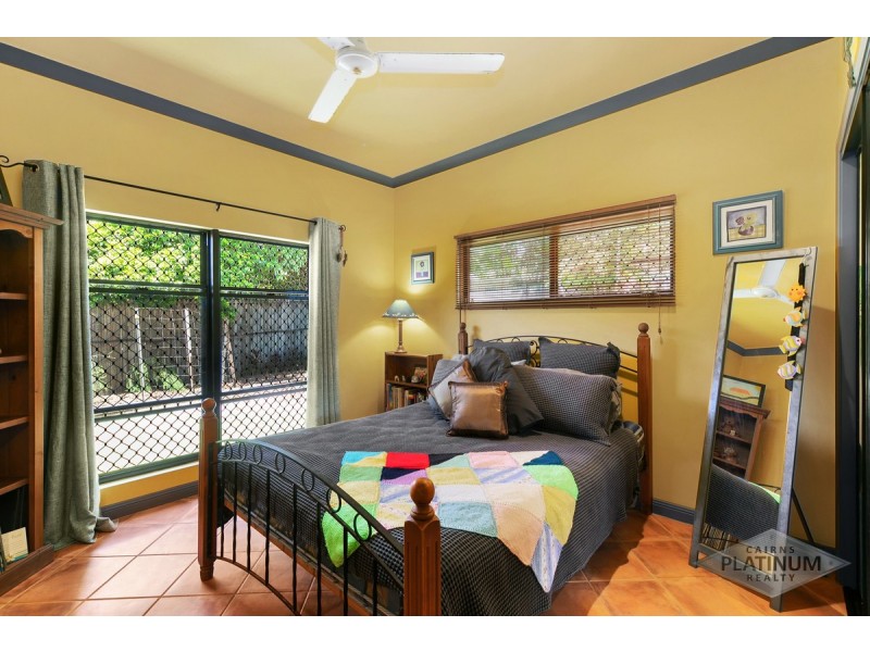 5 Barrier Close, Clifton Beach QLD 4879